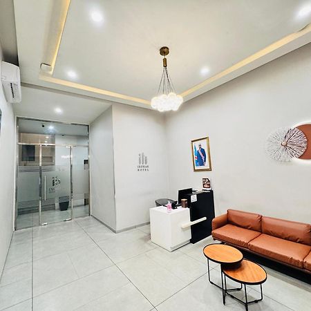 Ixoras Hotel Lemba Kinshasa Buitenkant foto