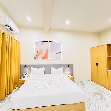 Ixoras Hotel Lemba Kinshasa Buitenkant foto
