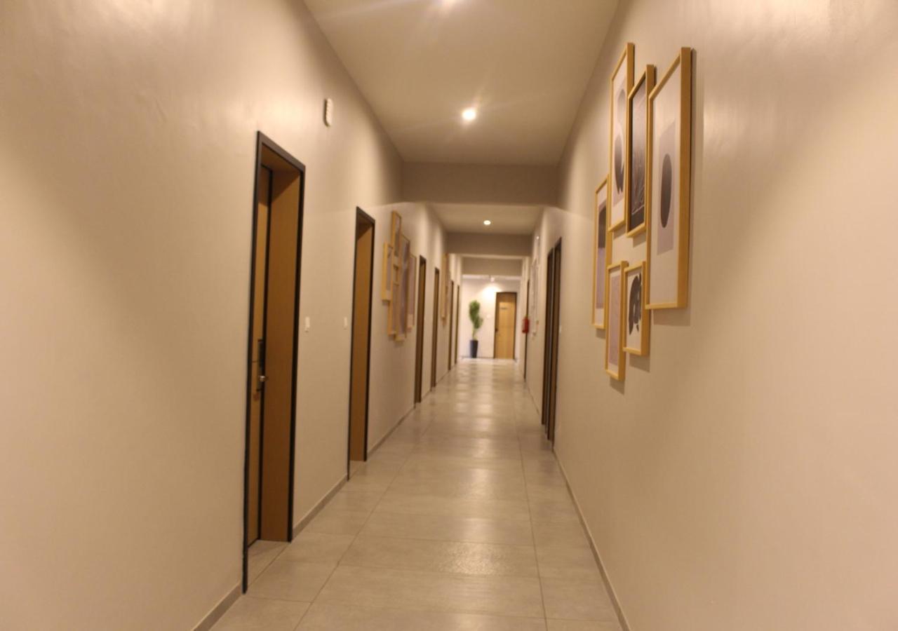 Ixoras Hotel Lemba Kinshasa Buitenkant foto