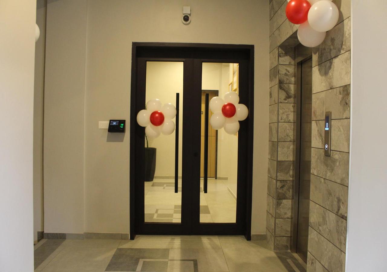 Ixoras Hotel Lemba Kinshasa Buitenkant foto