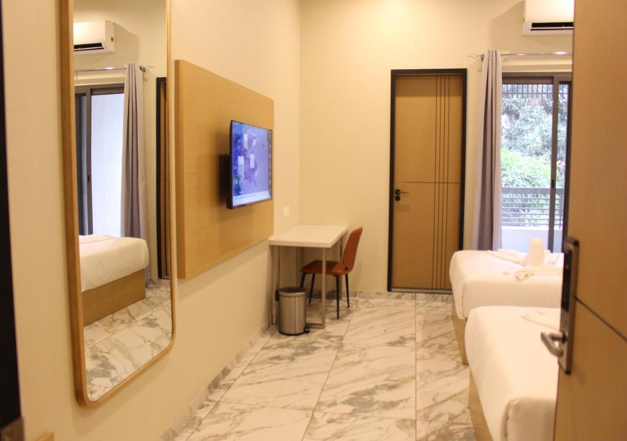 Ixoras Hotel Lemba Kinshasa Buitenkant foto