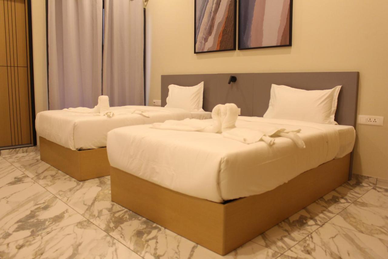 Ixoras Hotel Lemba Kinshasa Buitenkant foto