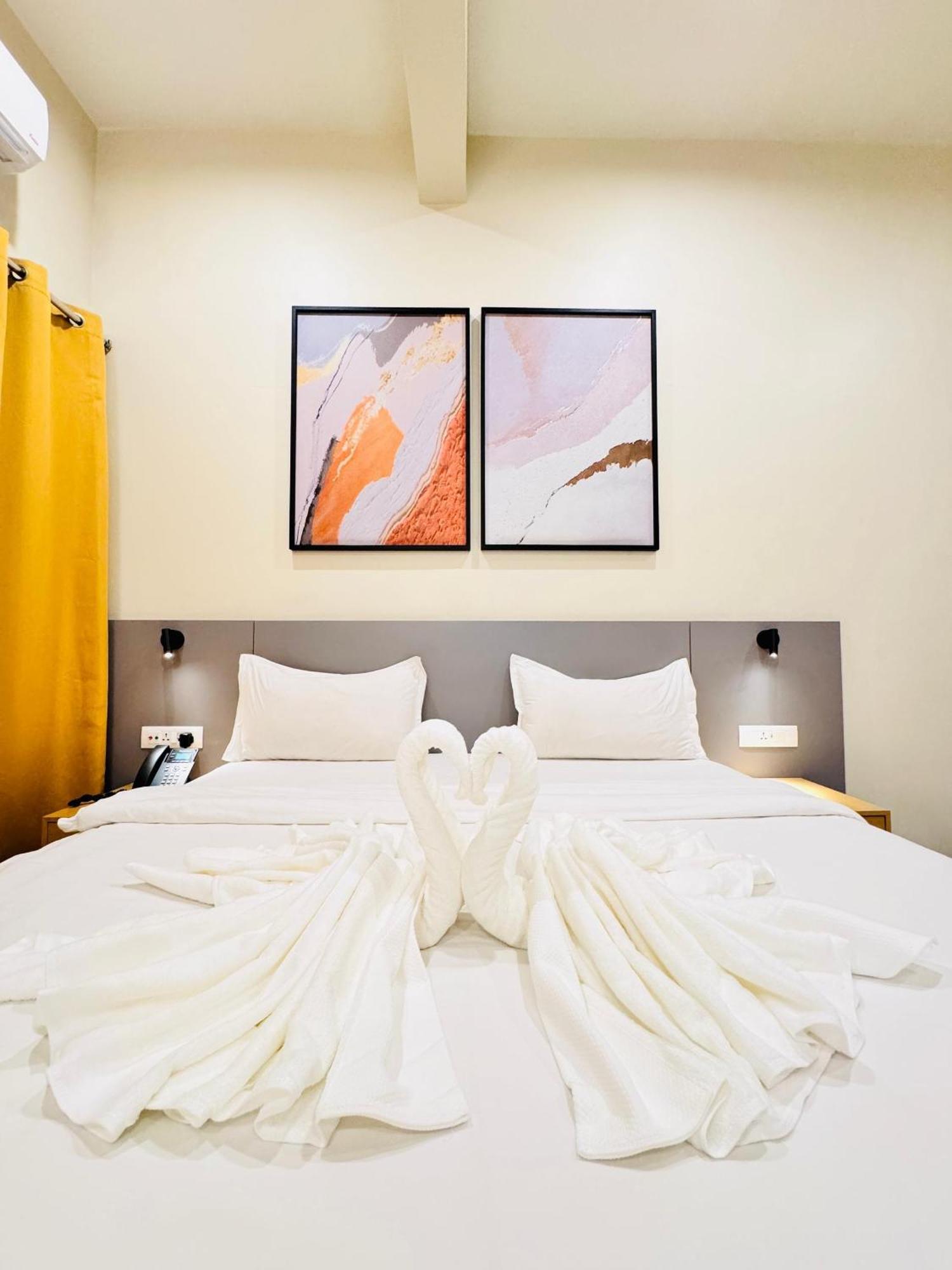 Ixoras Hotel Lemba Kinshasa Buitenkant foto