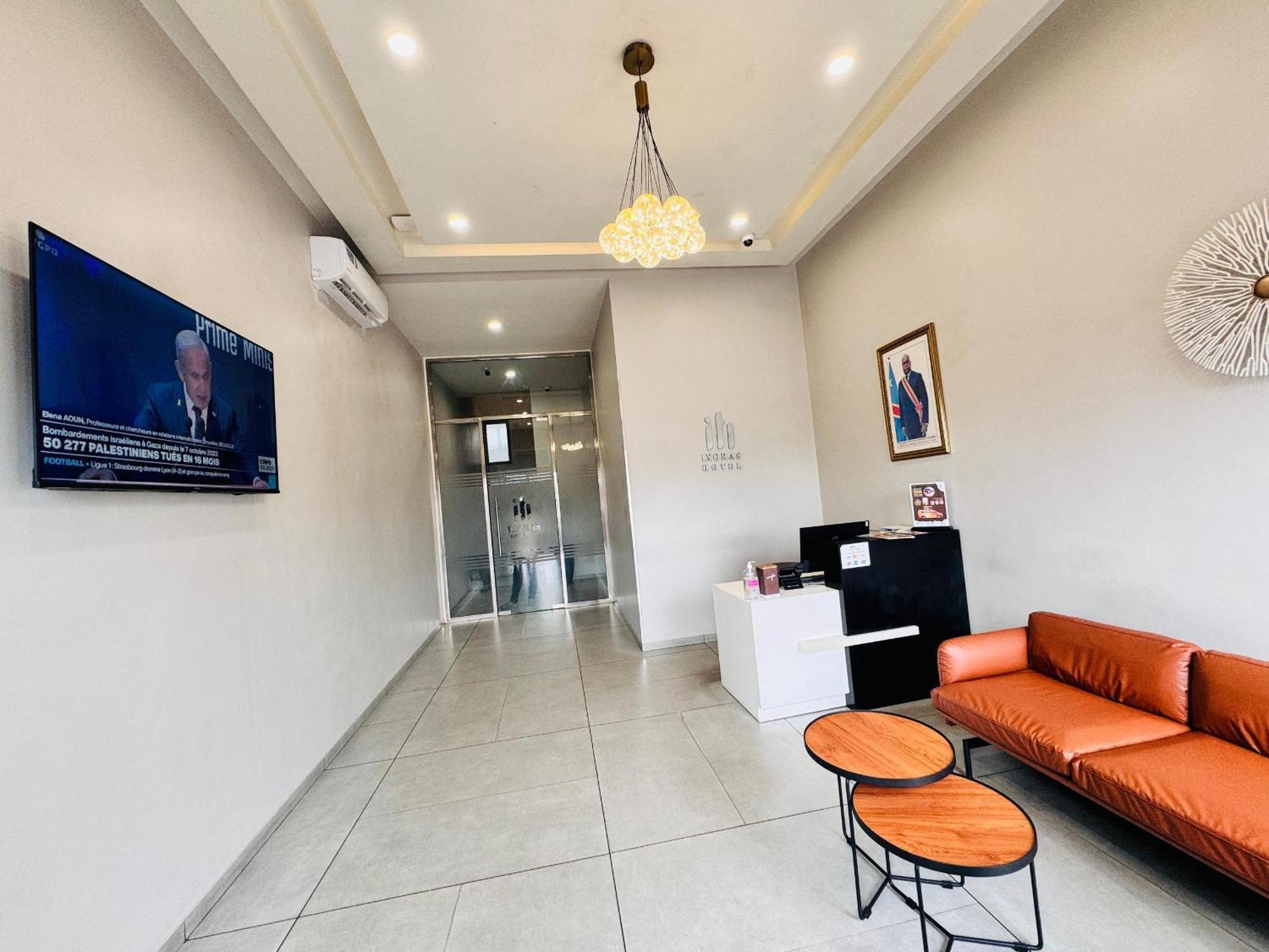 Ixoras Hotel Lemba Kinshasa Buitenkant foto