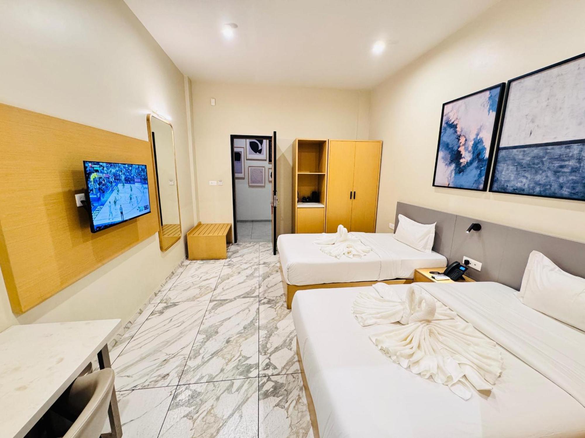 Ixoras Hotel Lemba Kinshasa Buitenkant foto